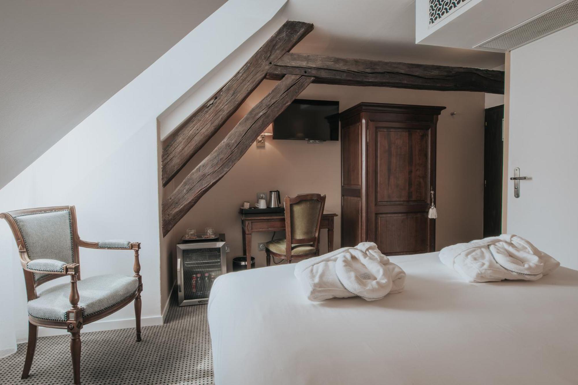 Hotel Henry II Beaune Centre Екстериор снимка